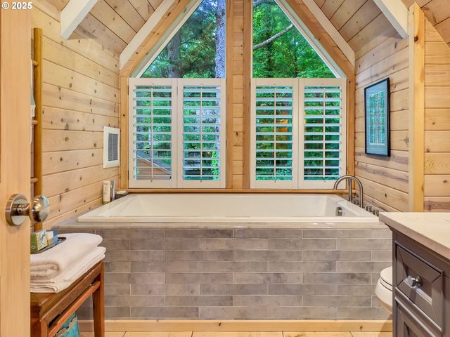 1631 S HEMLOCK St, Cannon Beach, OR 97110
