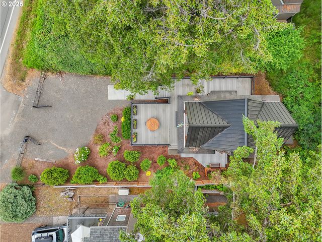 1631 S HEMLOCK St, Cannon Beach, OR 97110