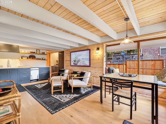 1631 S HEMLOCK St, Cannon Beach, OR 97110