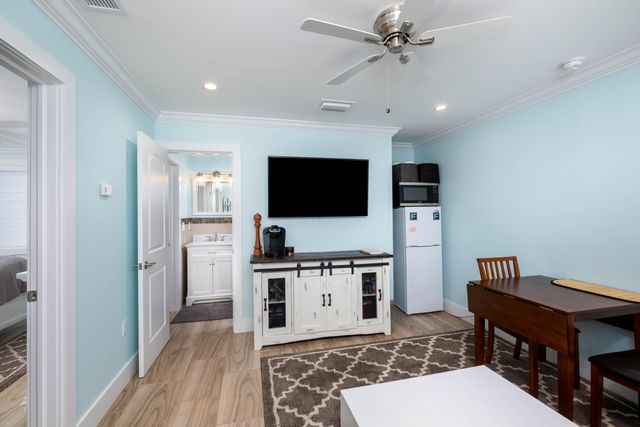 875 La Paloma Road, Key Largo, FL 33037