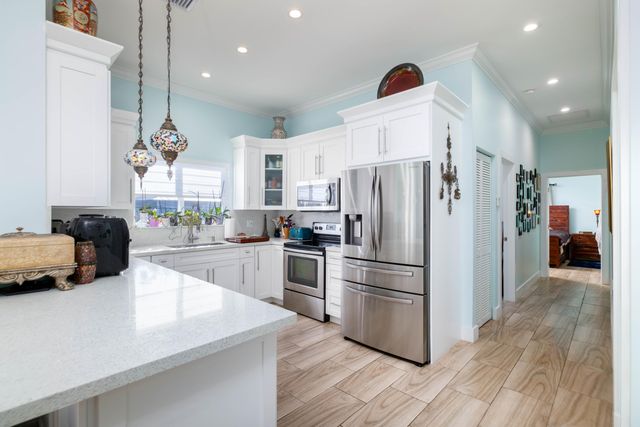 875 La Paloma Road, Key Largo, FL 33037