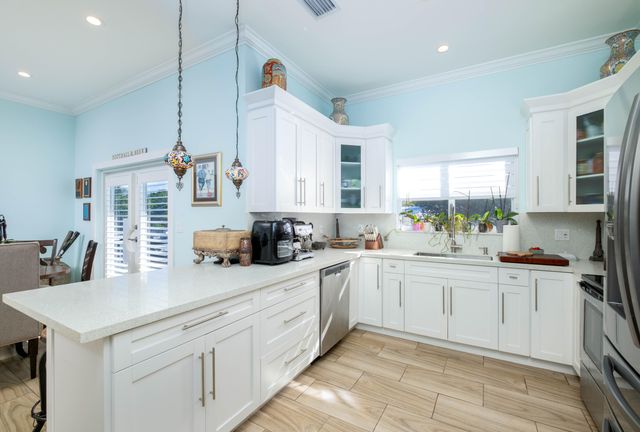 875 La Paloma Road, Key Largo, FL 33037