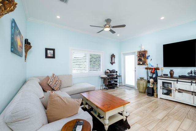 875 La Paloma Road, Key Largo, FL 33037