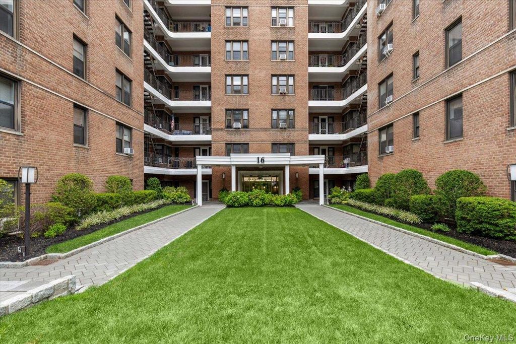 16 N Broadway 5C, White Plains, NY 10601 — photo 2
