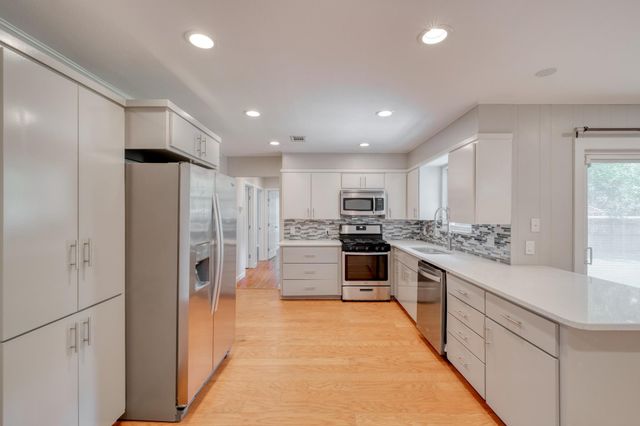 8202 Polar DR, Austin, TX 78757