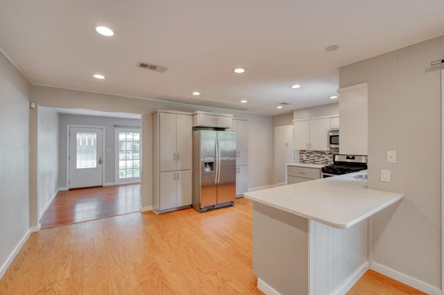 8202 Polar DR, Austin, TX 78757