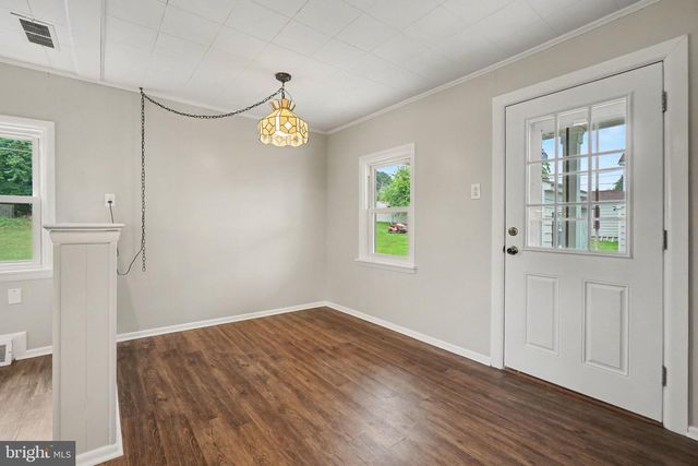 202 N MARKET ST, Liverpool, PA 17045
