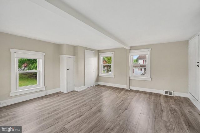 202 N MARKET ST, Liverpool, PA 17045