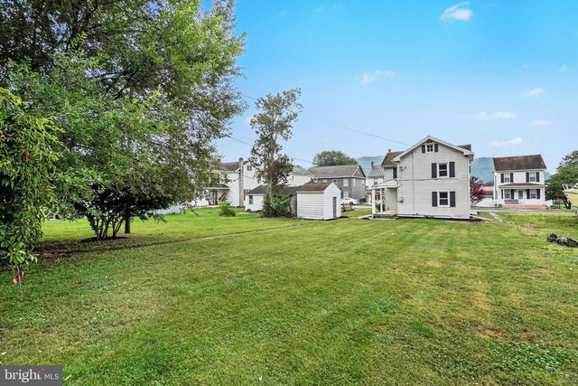 202 N MARKET ST, Liverpool, PA 17045