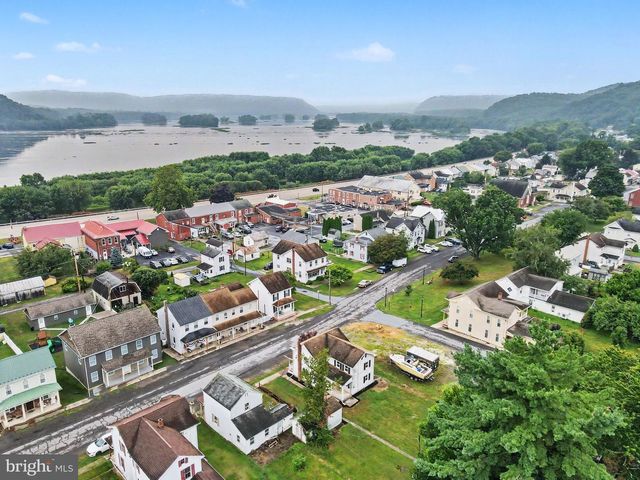 202 N MARKET ST, Liverpool, PA 17045
