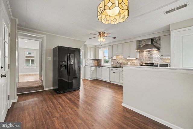 202 N MARKET ST, Liverpool, PA 17045