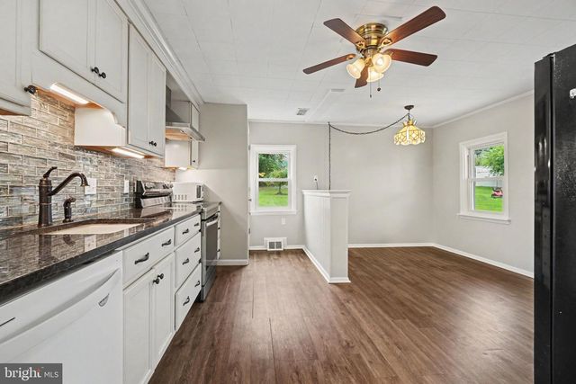 202 N MARKET ST, Liverpool, PA 17045