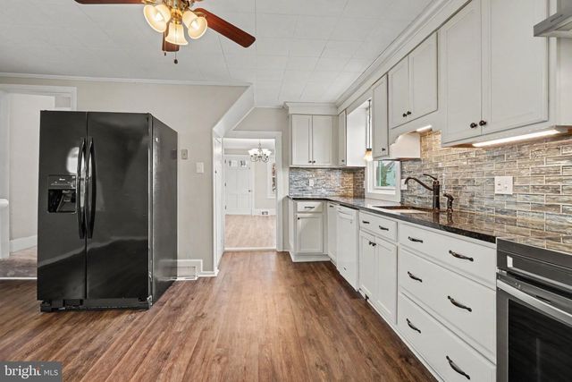 202 N MARKET ST, Liverpool, PA 17045