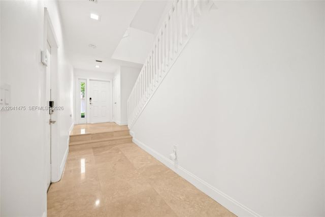 21387 Marina Cove Circle 12F, Aventura, FL 33180