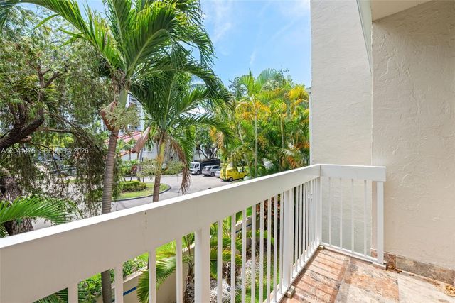 21387 Marina Cove Circle 12F, Aventura, FL 33180