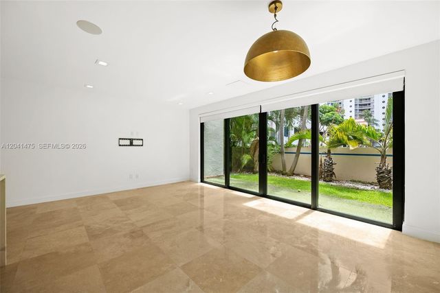 21387 Marina Cove Circle 12F, Aventura, FL 33180