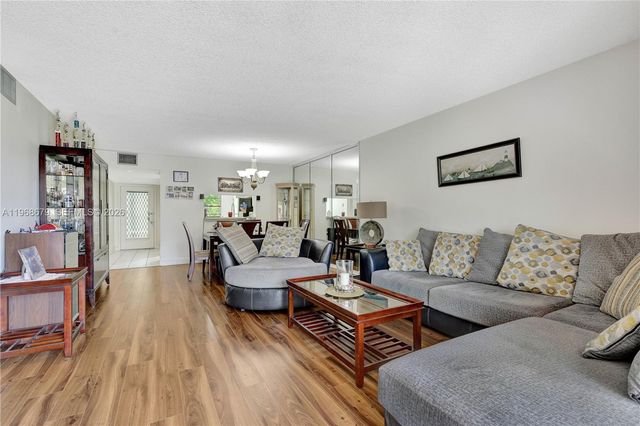 12500 SW 6th Street 311N, Pembroke Pines, FL 33027