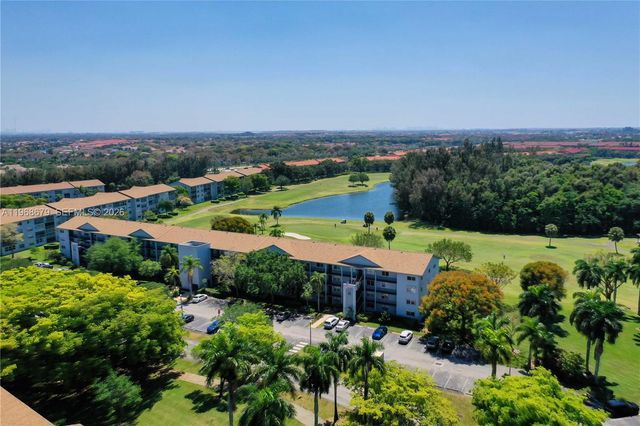 12500 SW 6th Street 311N, Pembroke Pines, FL 33027