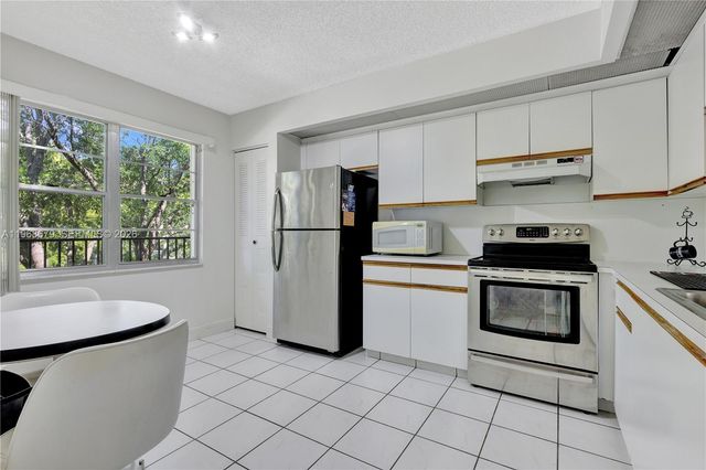 12500 SW 6th Street 311N, Pembroke Pines, FL 33027