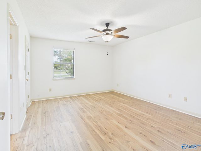 200 Silverwood Lane NE, Hazel Green, AL 35750