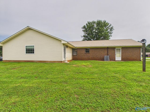 200 Silverwood Lane NE, Hazel Green, AL 35750