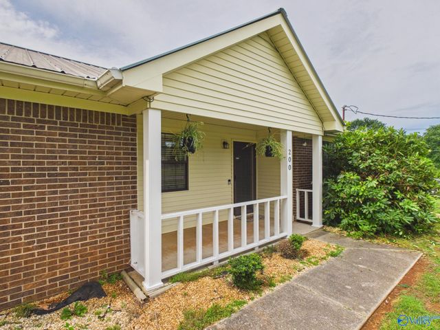 200 Silverwood Lane NE, Hazel Green, AL 35750