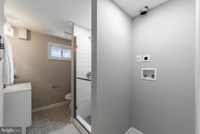 1221 DELLWOOD AVE, Baltimore, MD 21211