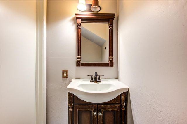 13907 Piping Rock Lane, Houston, TX 77077