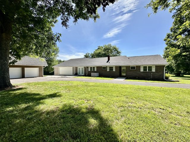 991 Highway 39, E, Englewood, TN 37329