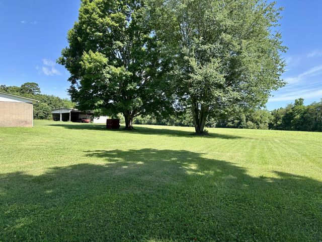 991 Highway 39, E, Englewood, TN 37329