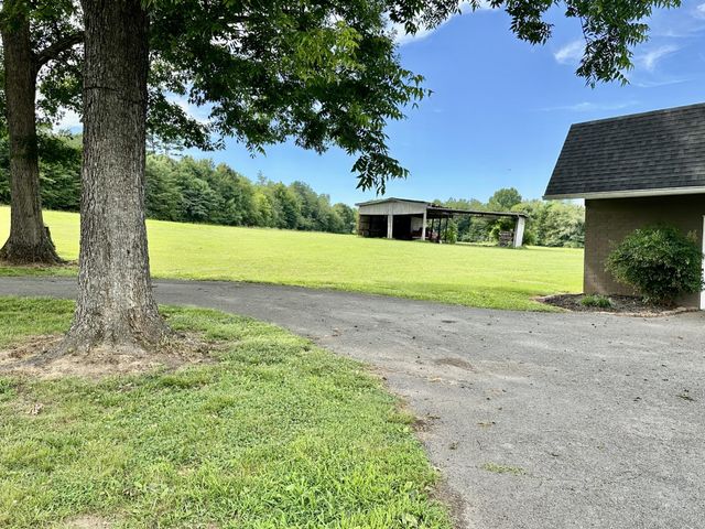 991 Highway 39, E, Englewood, TN 37329