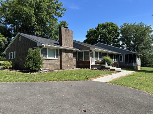 991 Highway 39, E, Englewood, TN 37329