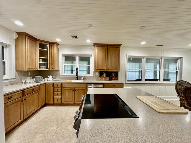 991 Highway 39, E, Englewood, TN 37329