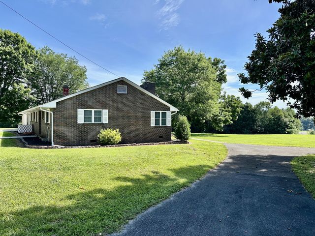 991 Highway 39, E, Englewood, TN 37329