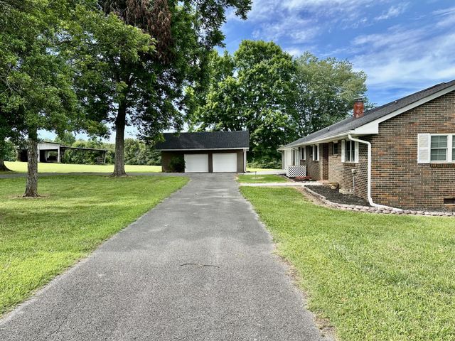 991 Highway 39, E, Englewood, TN 37329