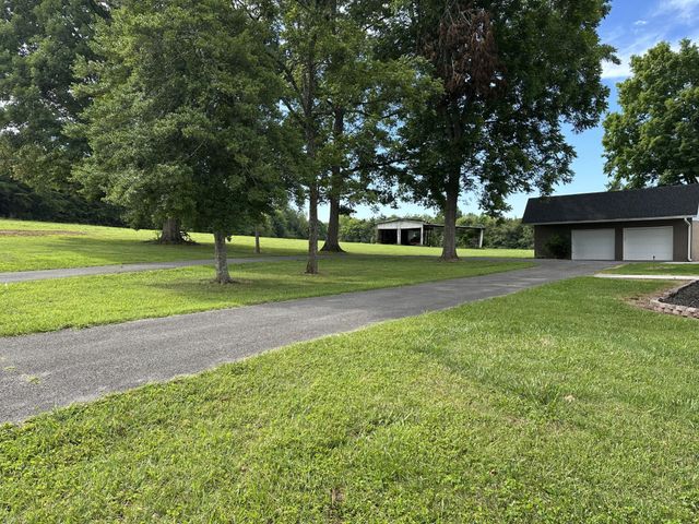 991 Highway 39, E, Englewood, TN 37329