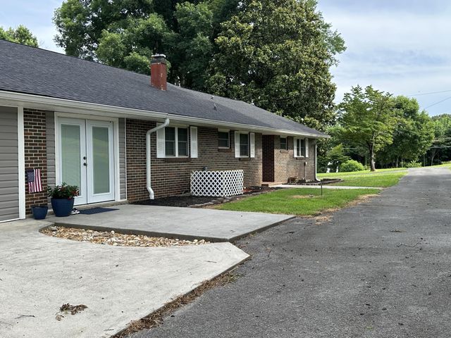 991 Highway 39, E, Englewood, TN 37329