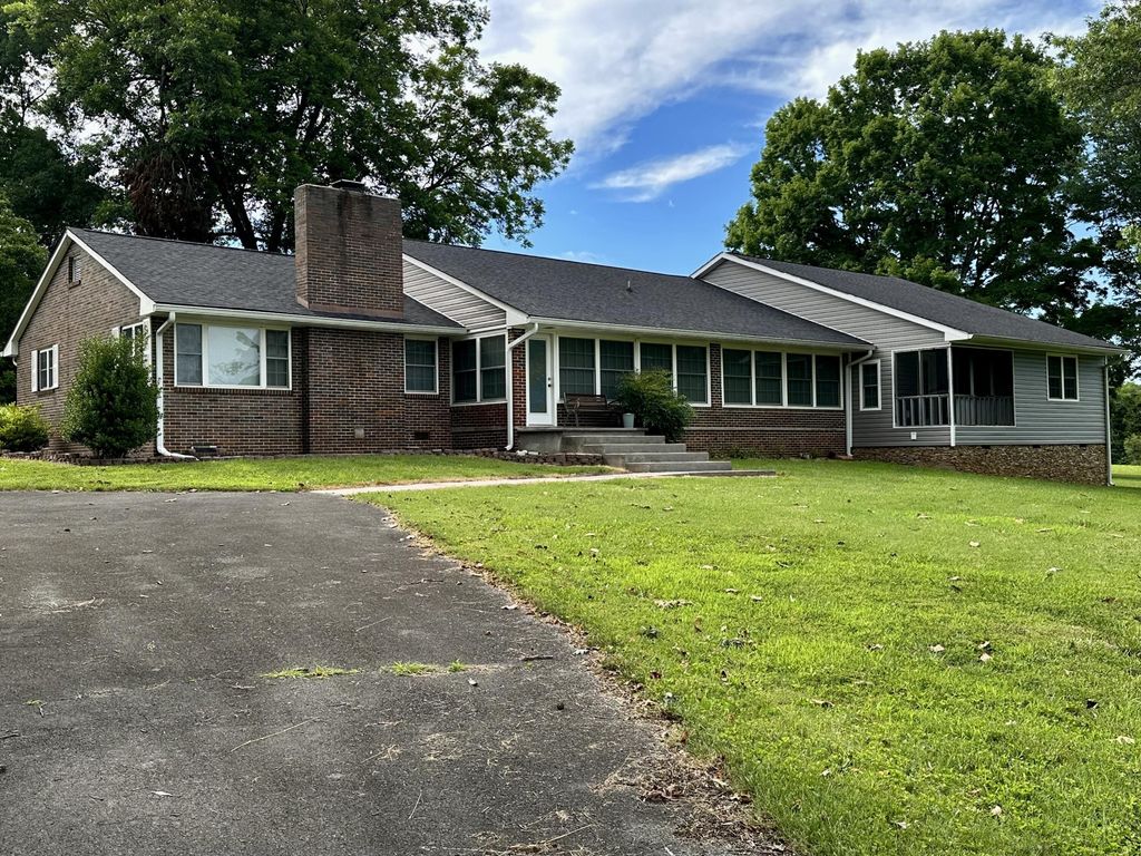991 Highway 39, E, Englewood, TN 37329