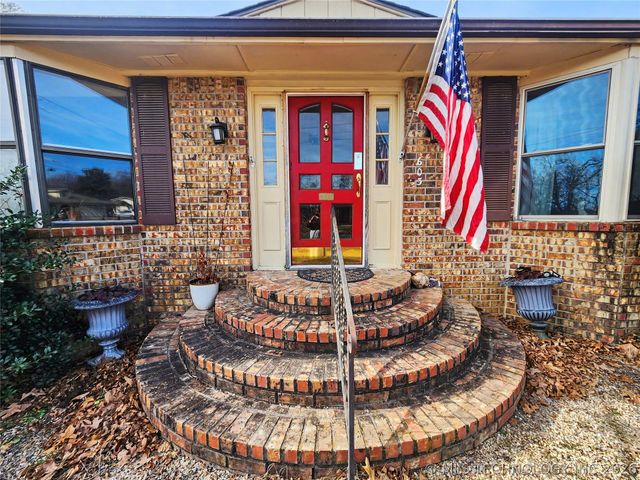 603 N Cedar Avenue, Tahlequah, OK 74464