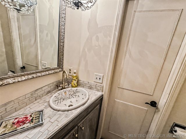 603 N Cedar Avenue, Tahlequah, OK 74464