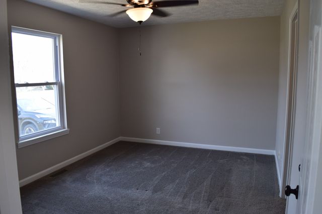 705 Polk Ave, Oak Grove, KY 42262