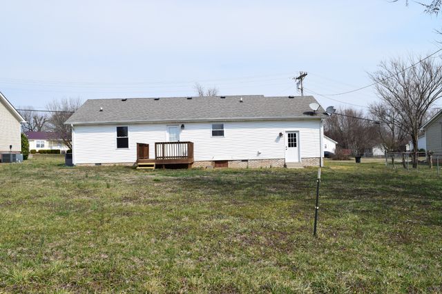 705 Polk Ave, Oak Grove, KY 42262