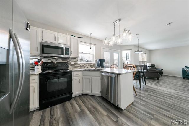 671 Walnut Ridge, Fenton, MO 63026