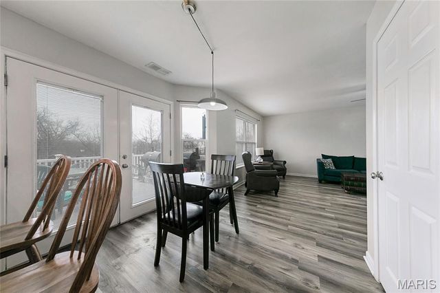 671 Walnut Ridge, Fenton, MO 63026