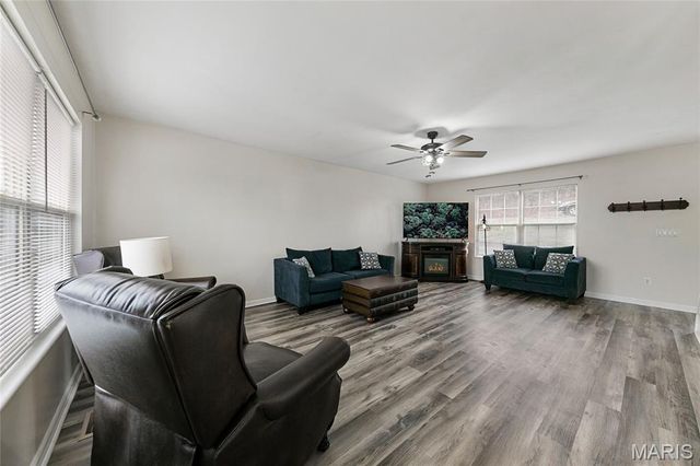 671 Walnut Ridge, Fenton, MO 63026