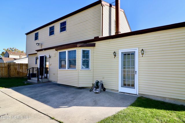 554 Bruns Drive, Rossford, OH 43460