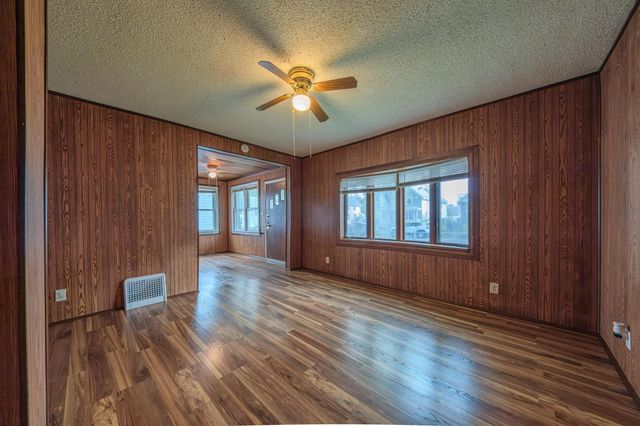 607 Charles Avenue, Saint Paul, MN 55103