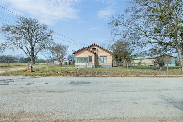 806 Plum Street, Caldwell, TX 77836