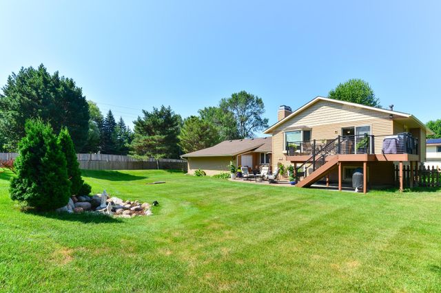 17400 Barrington Court, Minnetonka, MN 55345