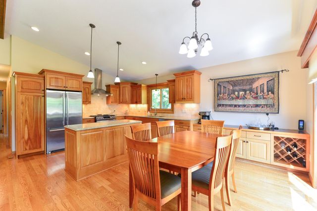 17400 Barrington Court, Minnetonka, MN 55345